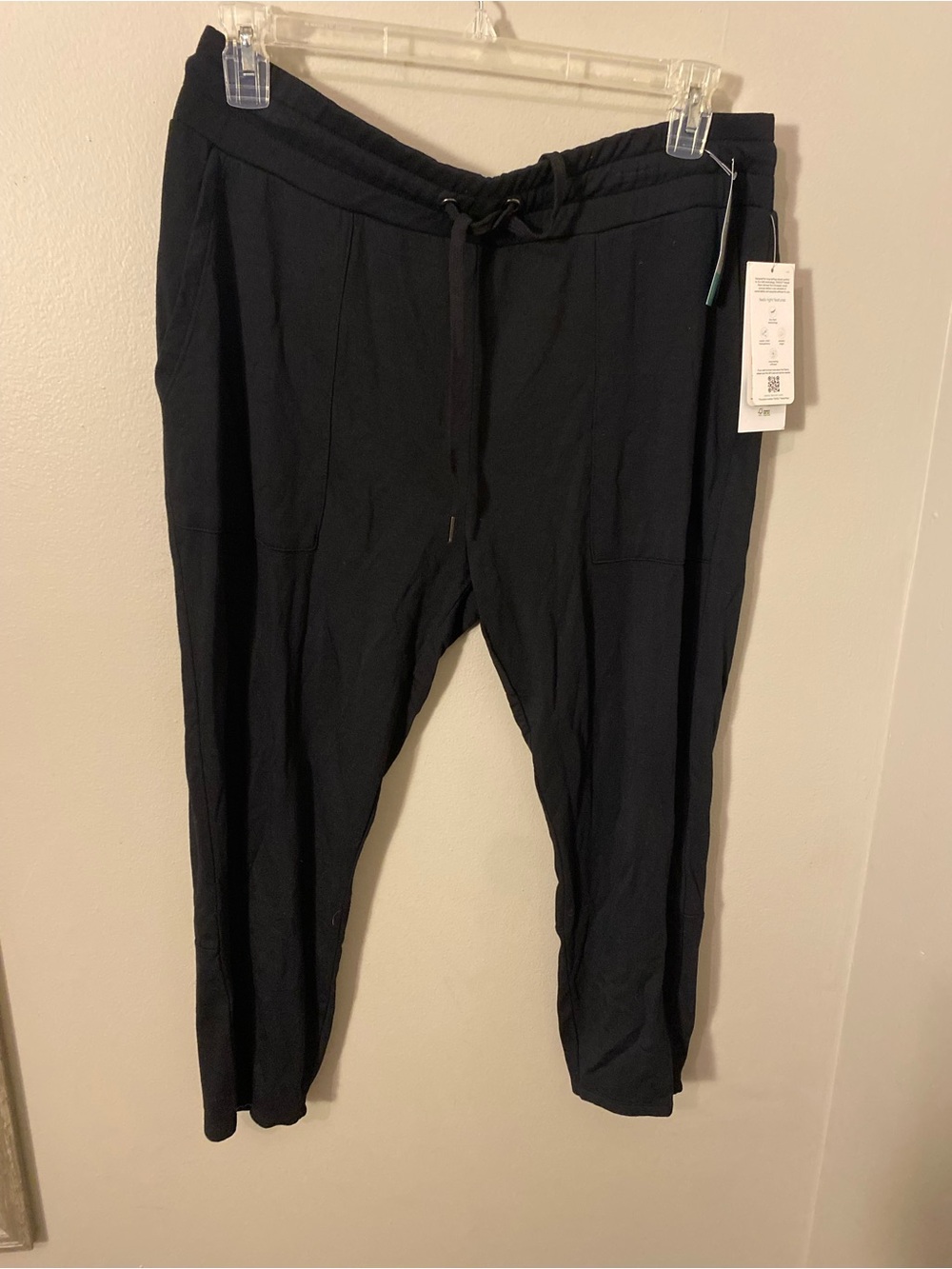 Threads 4 Thought Bex Jogger Capris Black New XL